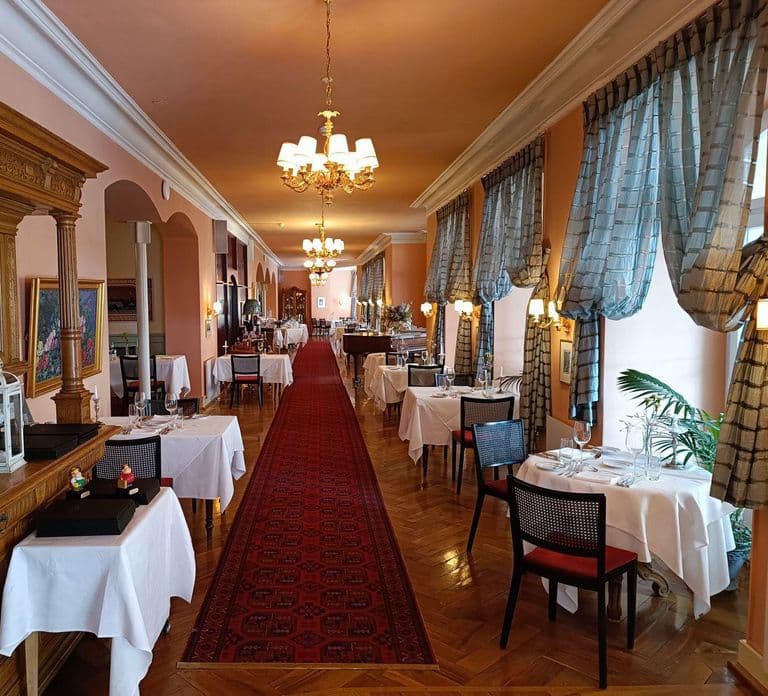 Interlaken: Highlights Tour with a Local by Private Car