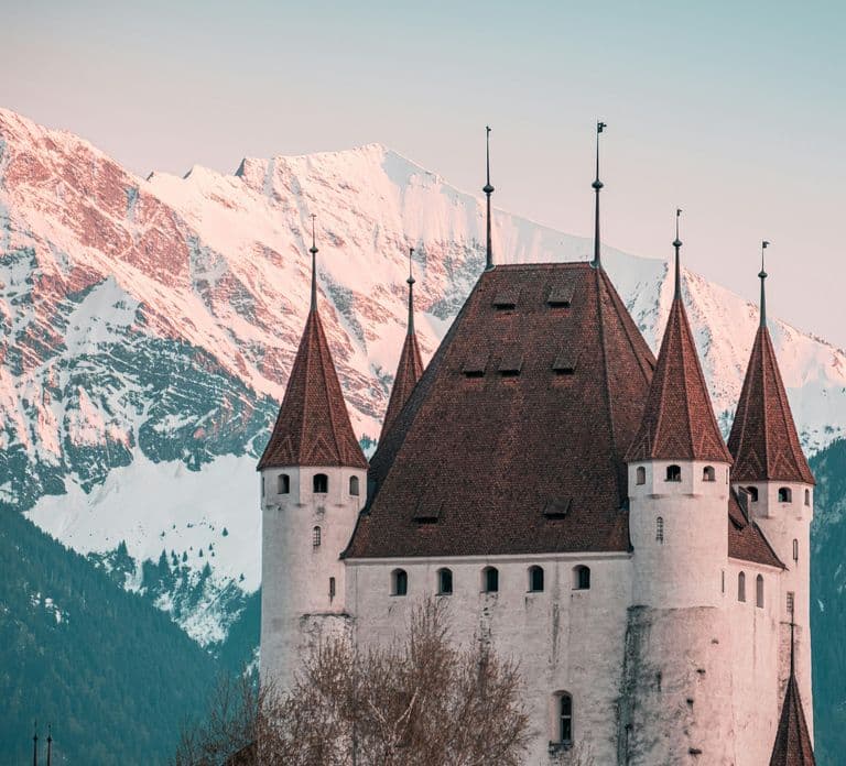 Interlaken: Lake Thun Castles Tour with Entry Tickets