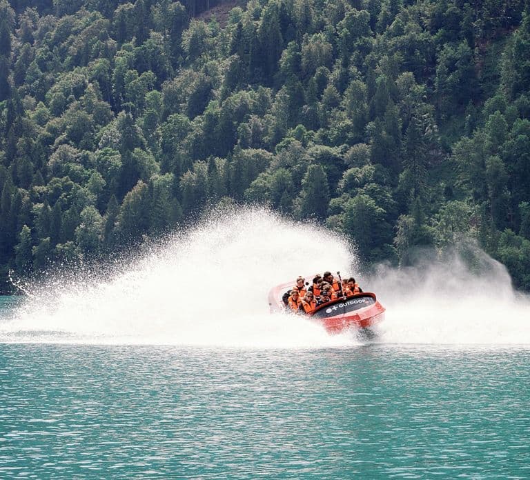 Interlaken: Scenic Jetboat Ride on Lake Brienz