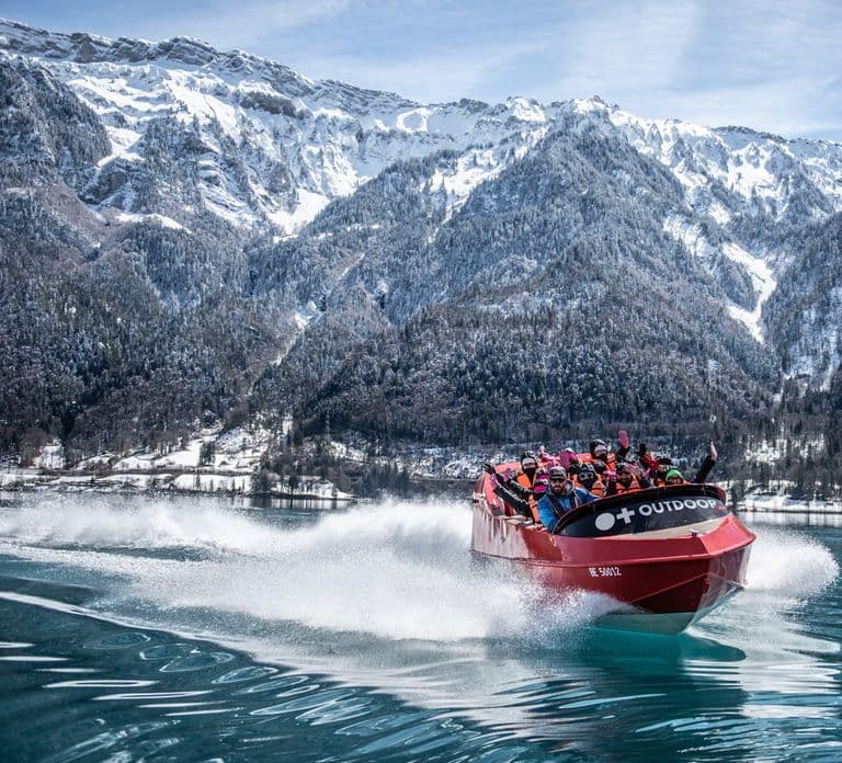 Interlaken: Winter Jetboat Ride on Lake Brienz