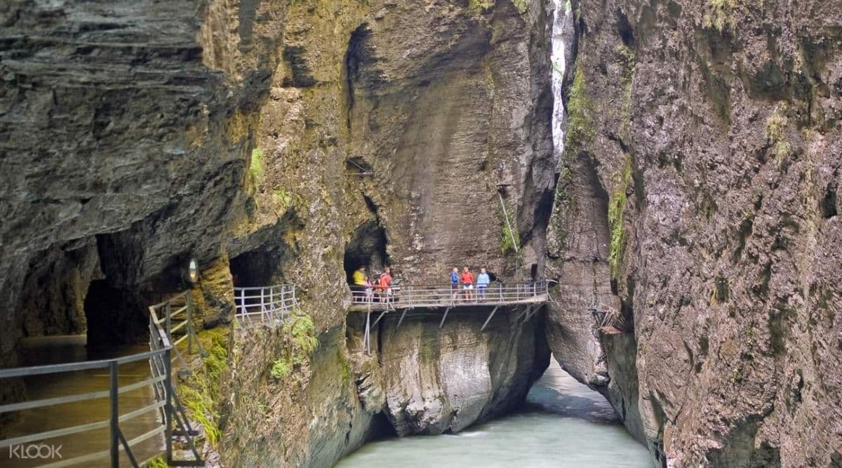 Into the Alps - Swiss Mountain Passes Day Tour from Lucerne