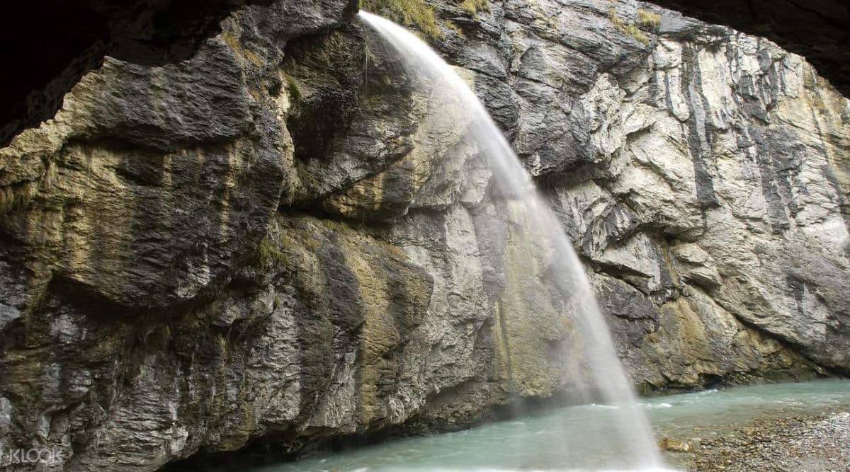 Into the Alps - Swiss Mountain Passes Day Tour from Lucerne
