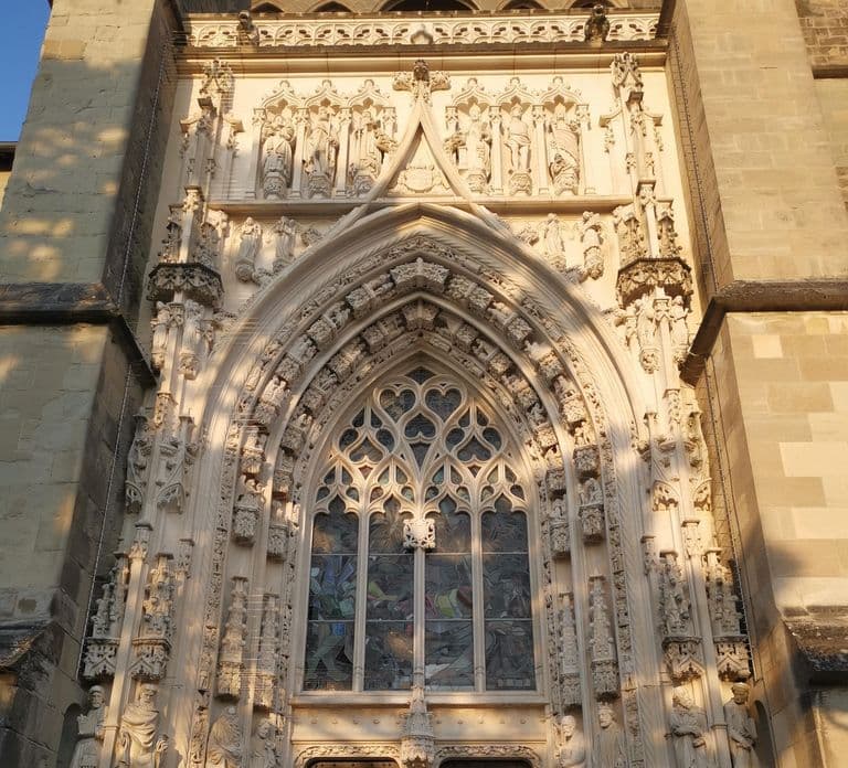Lausanne: Old Town Guided Walking Tour