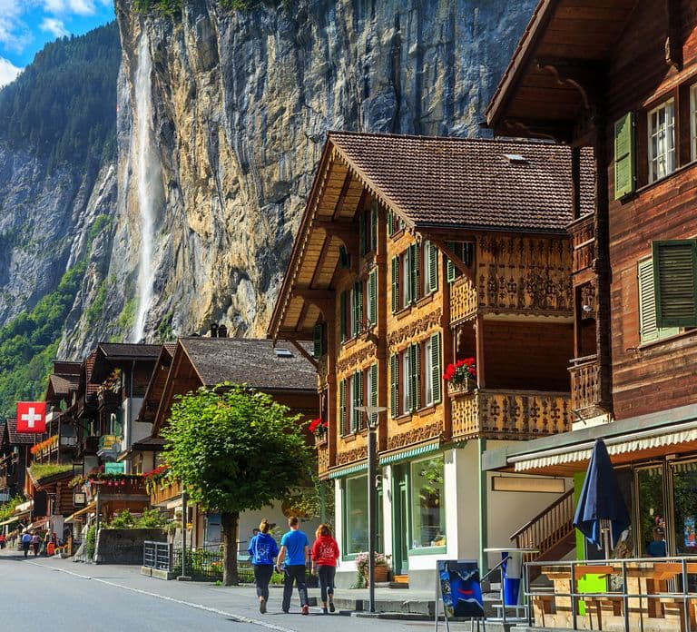 Lauterbrunnen and Mürren Small Group Day Trip
