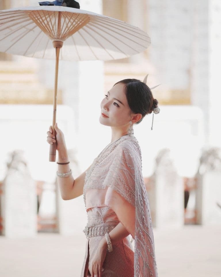 Thai Glam Studio, verhuur van Thaise kostuums bij Wat Arun