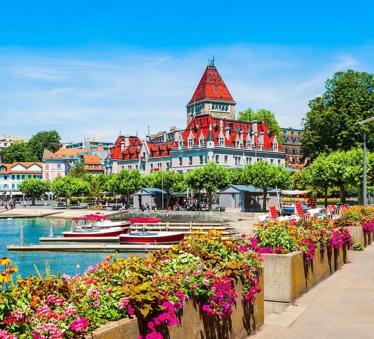Private car day trip: Bern to Lausanne, Lavaux & Grueyeres