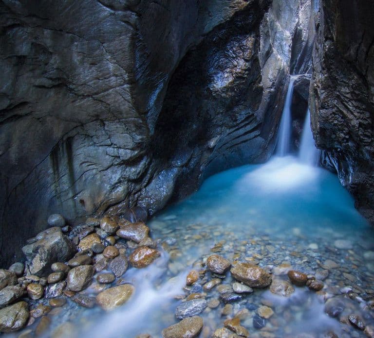 Private day trip: Interlaken to Lauterbrunnen & waterfalls