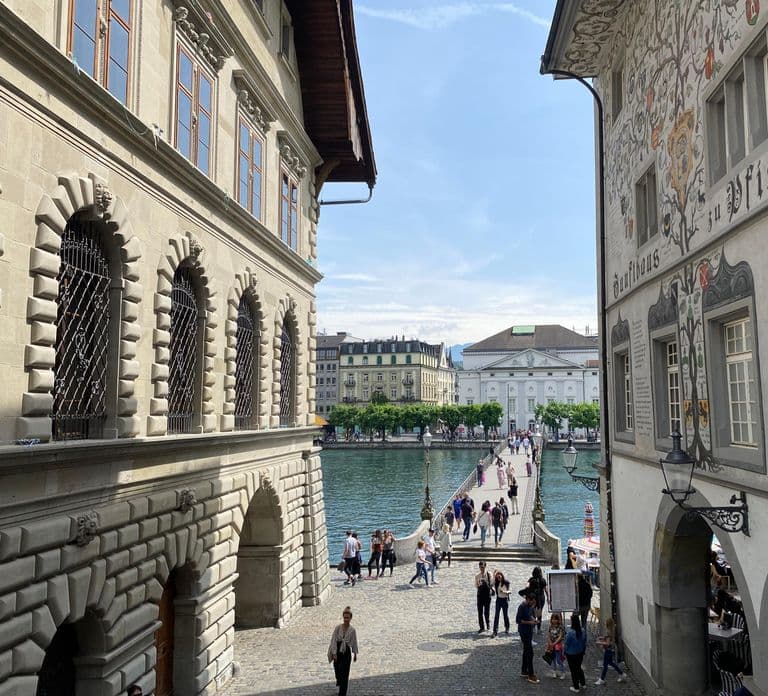 Revealing Lucerne: Self-Guided Reading City Tour