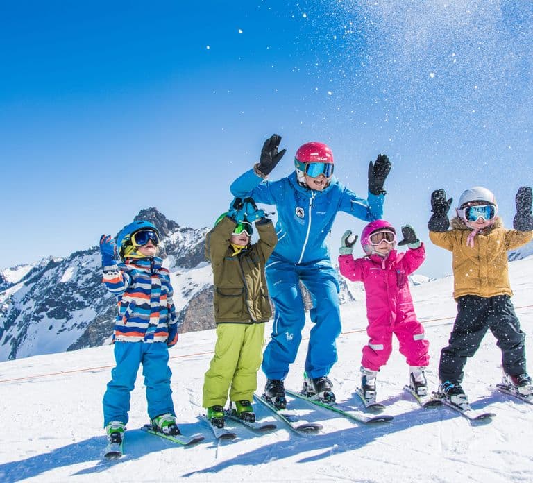 Saas-Fee : Cours collectifs de ski et de snowboard pour tous âges et tous niveaux