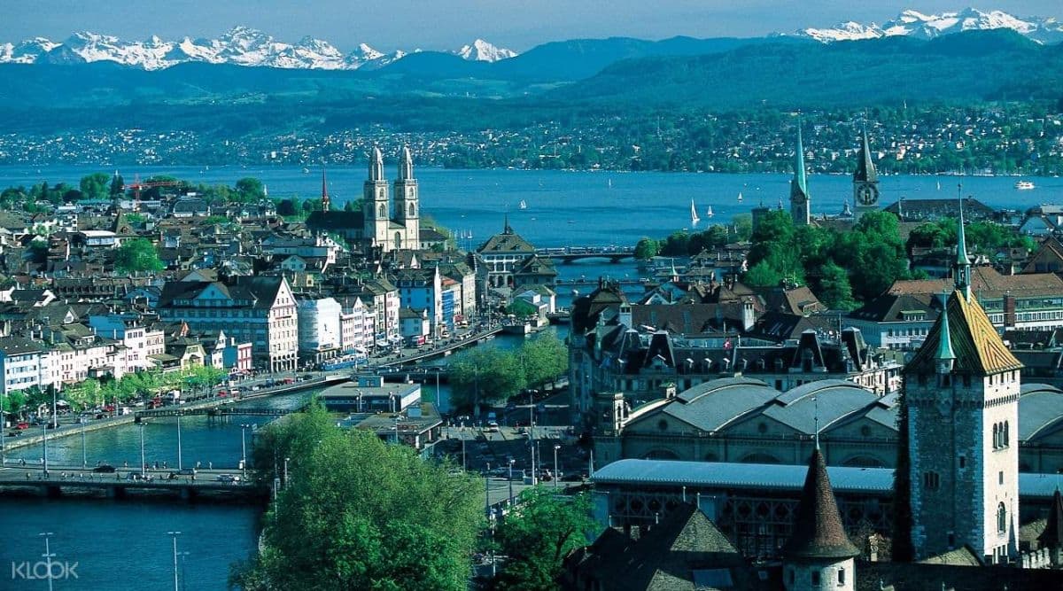 Tour al atardecer y cena de fondue de queso en Zúrich