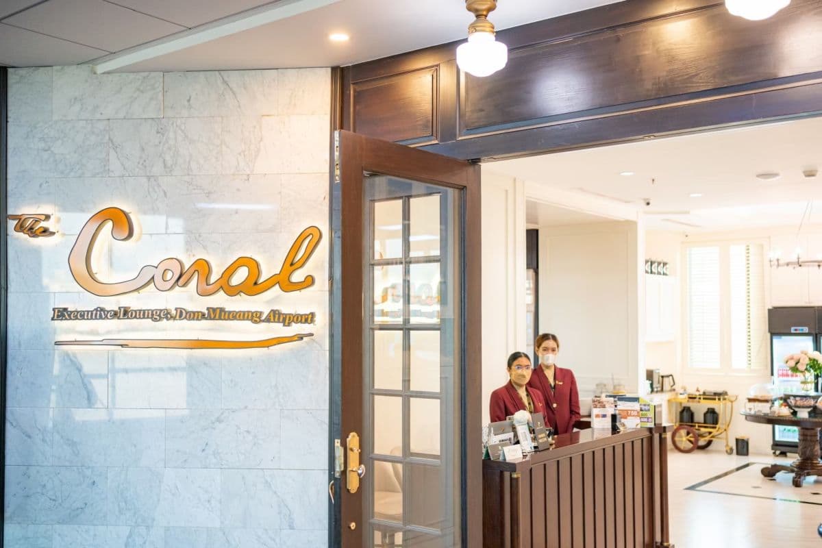 The Coral Lounge no Aeroporto Internacional de Bangkok Don Mueang