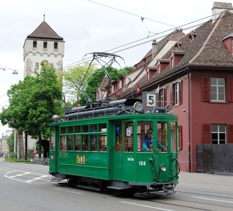 Tour sul tram d'epoca
