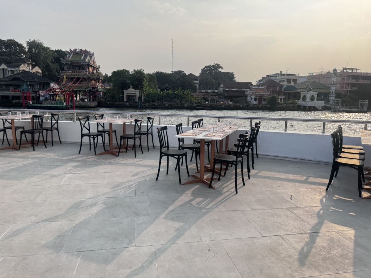 O Luxury White Dinner Cruise no Asiatique The Riverfront