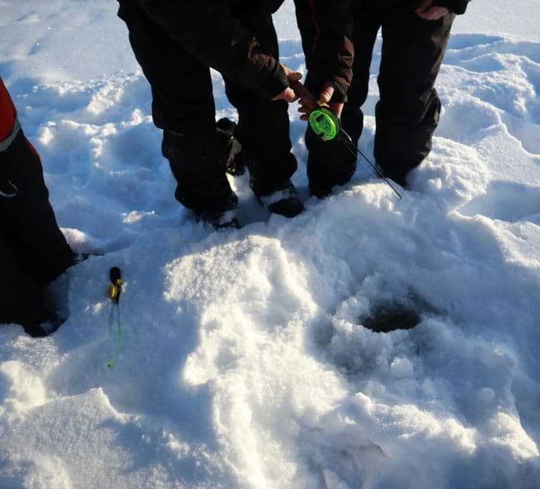 Ruka: Excursión de pesca en hielo