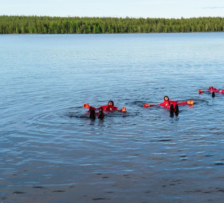 From Rovaniemi: Midnight Sun Forest Lake Float