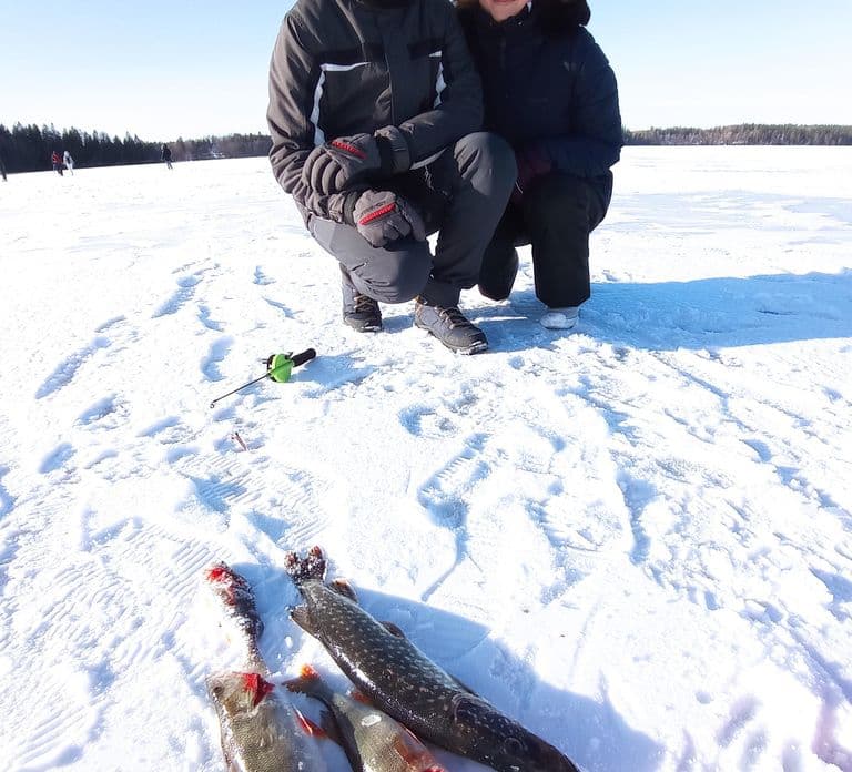 Helsinki 출발: Bodom Lake 얼음낚시 및 음식 & 음료 포함
