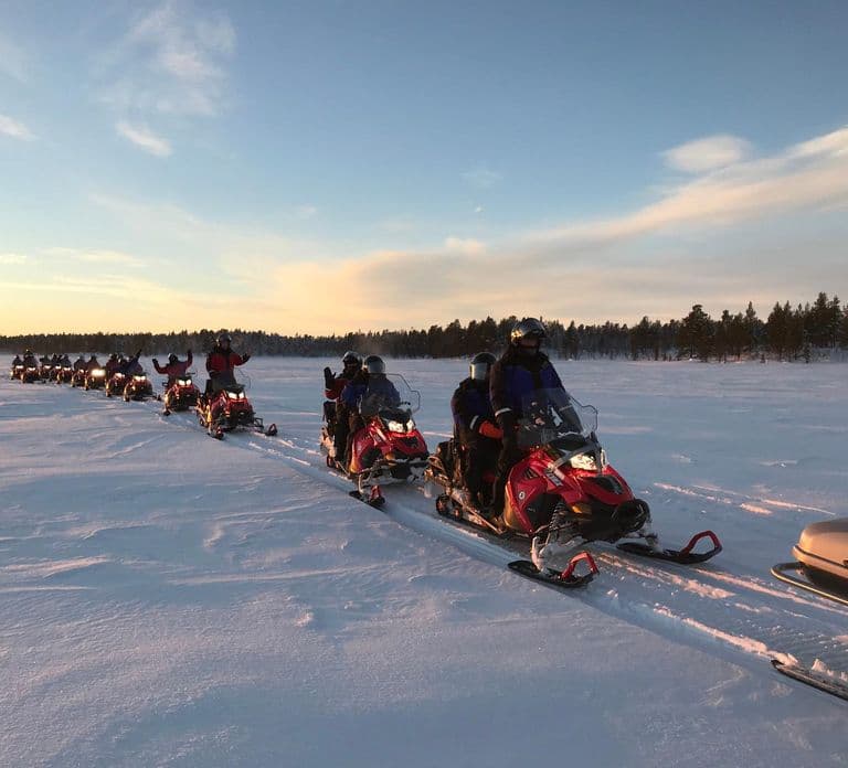 Z Rovaniemi: 2-godzinne safari na skuterach śnieżnych