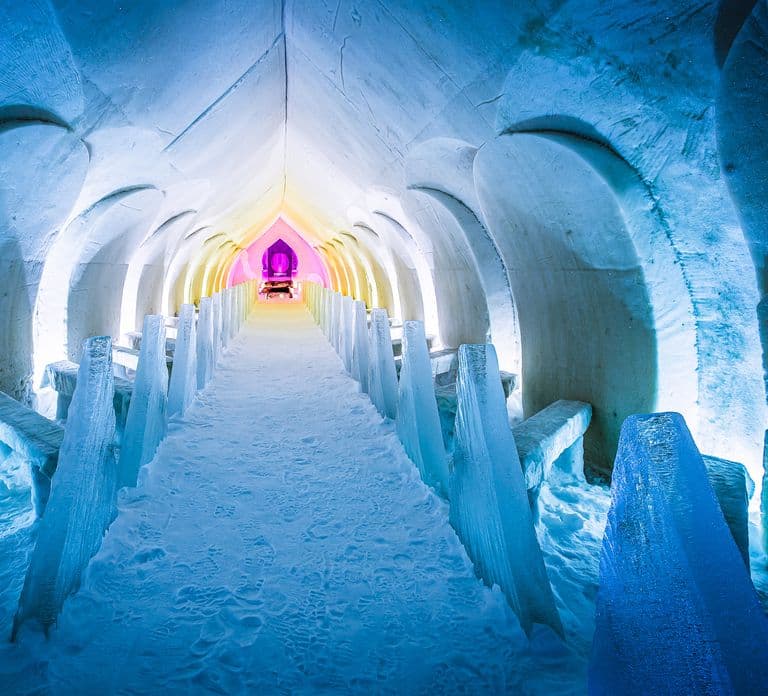 Desde Rovaniemi: Visita al SnowHotel con cena en el Ice Restaurant