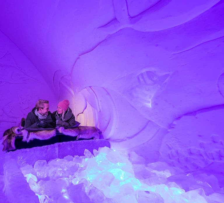 Desde Rovaniemi: Visita al SnowHotel con cena en el Ice Restaurant