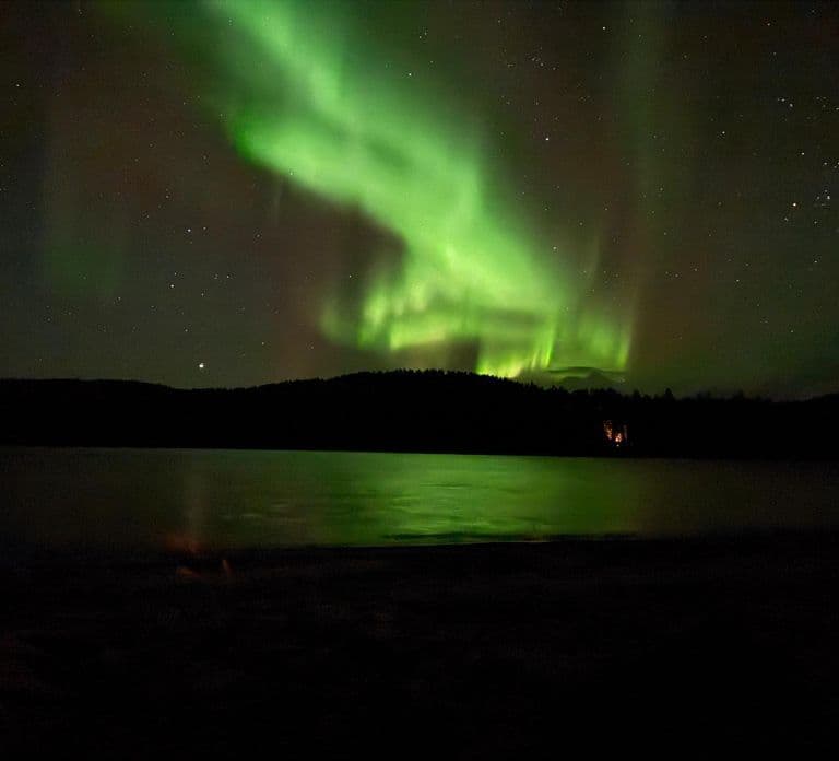 From Saariselkä/Inari: Aurora Hunting Tour, campfire&snacks