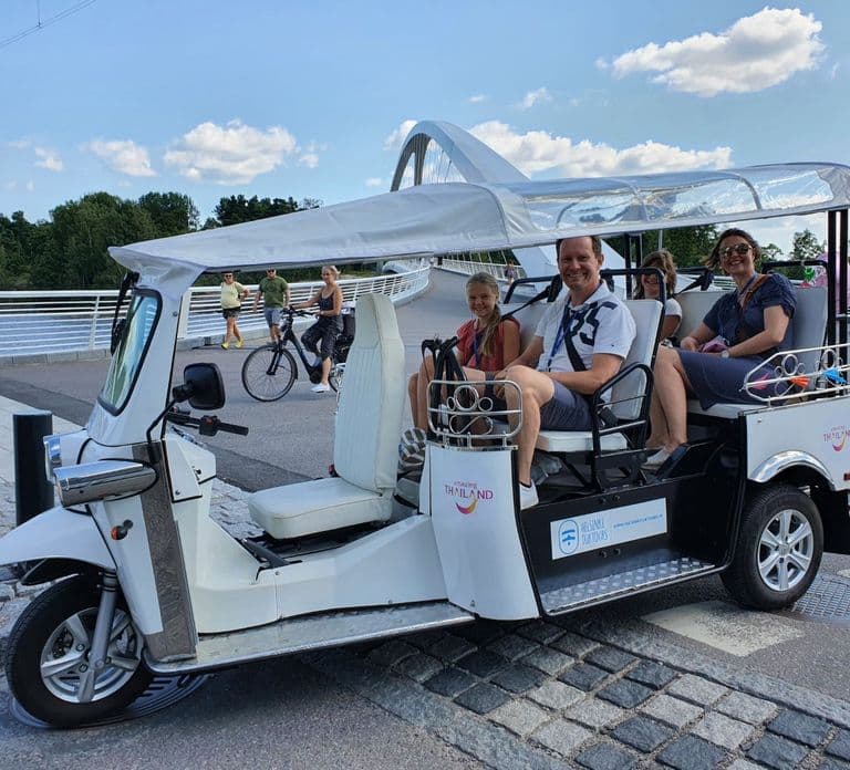 Helsinki City: 2.5-Hour City Tour with Electric TukTuk