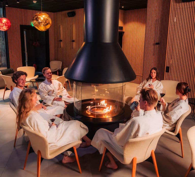 Invisible Arctic Forest Spa: Sauna panoramica e vasche idromassaggio