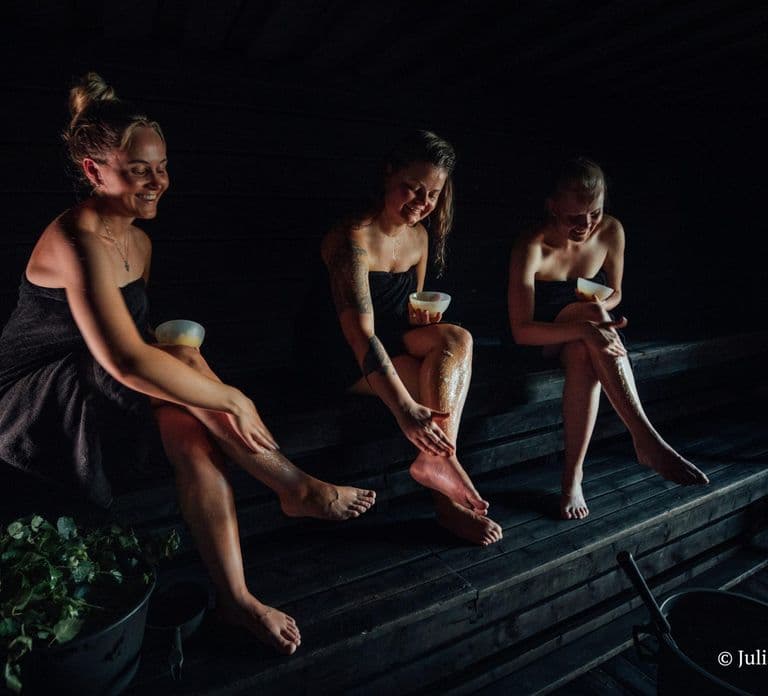 Jyvaskyla: Finnish Smoke Sauna Experience with Jacuzzis