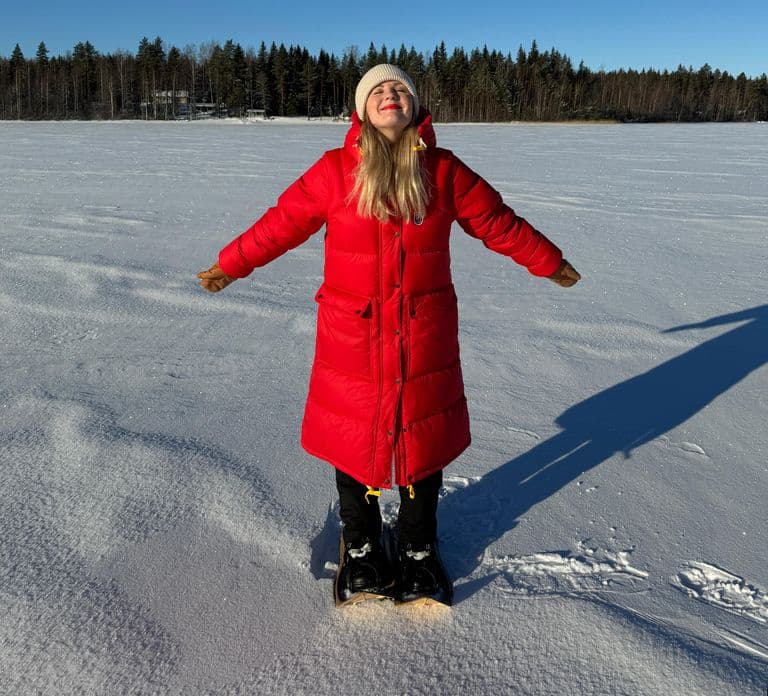 Jyvaskyla: Snowshoeing Tour with Campfire Snack
