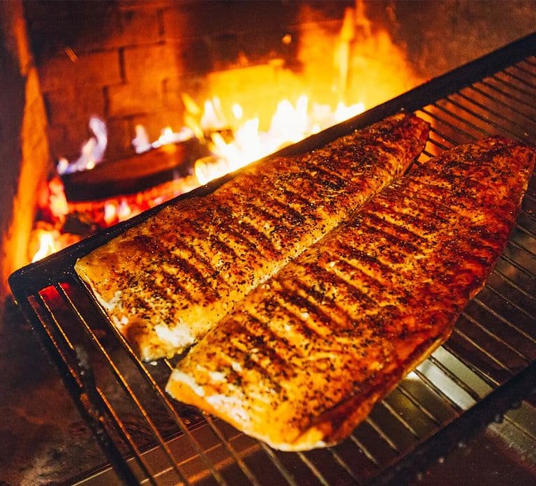 Lapponia: Pesca sul ghiaccio, galleggiamento e avventura sulla neve con barbecue