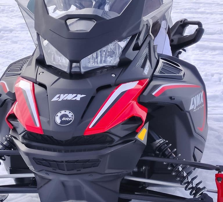 Laponie : Safari privé en motoneige avec un guide local arctique