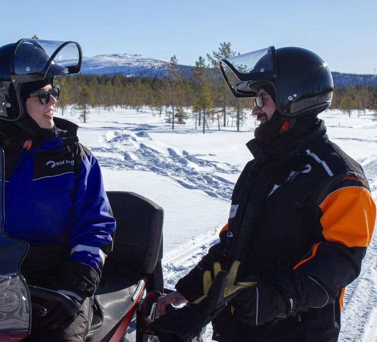 Levi: 3 uur durende sneeuwscootersafari rond Levi met koffiepauze