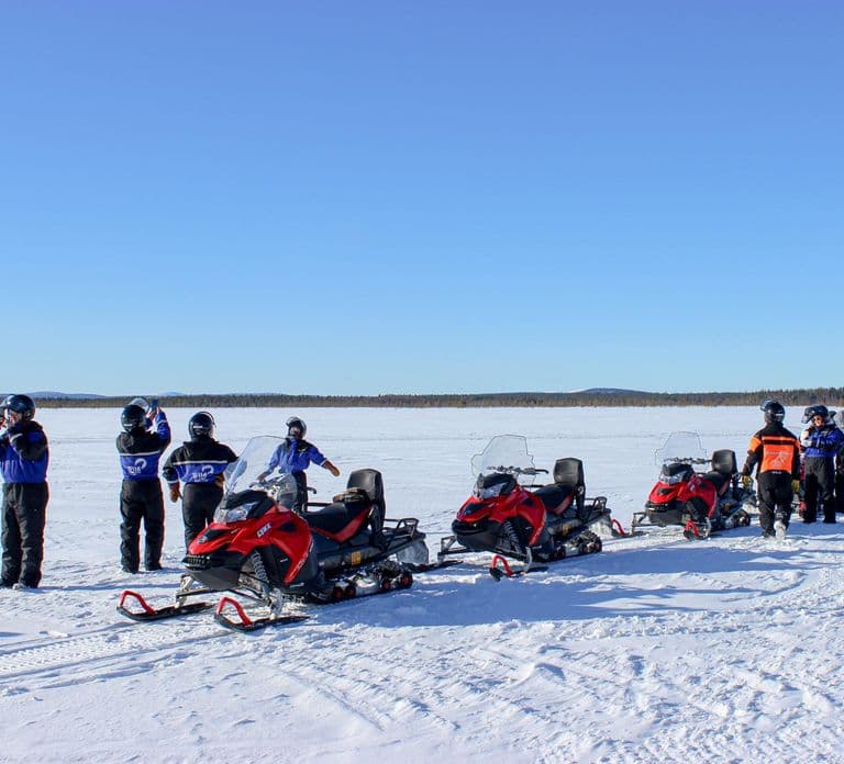Levi: 3 uur durende sneeuwscootersafari rond Levi met koffiepauze