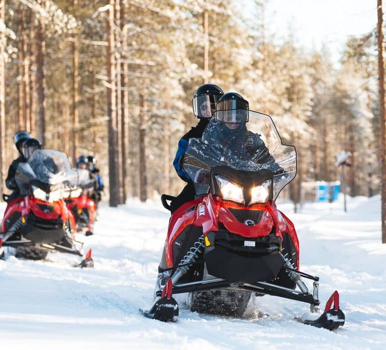 Levi: 4 Hour Snowmobile Safari to the Fells in Levi