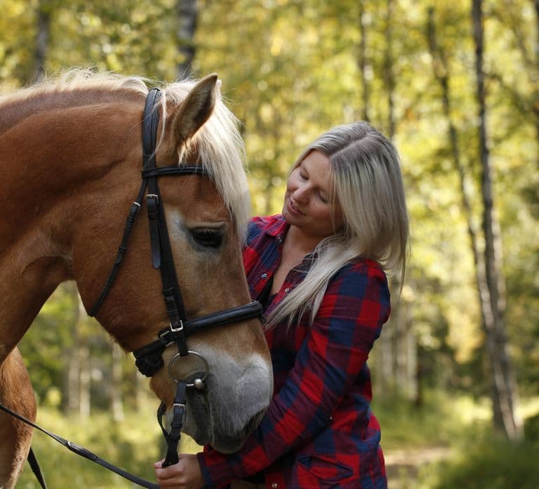 Levi: Equitazione nella foresta finlandese