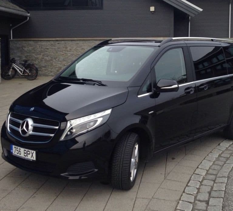 Levi: Private airport transfer