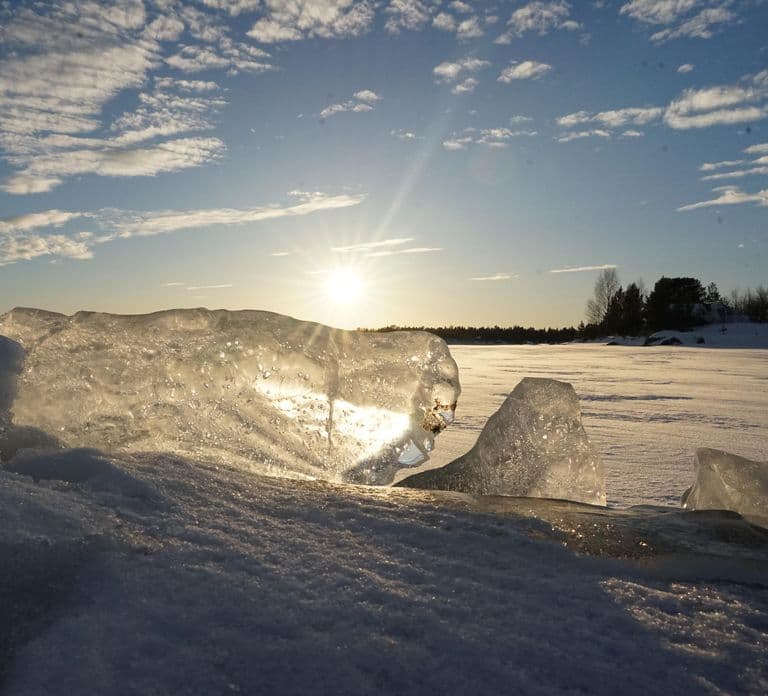 Muotkantunturi-Reservat, Inari: Eisfischen und eine Fahrt mit dem Holzschlitten
