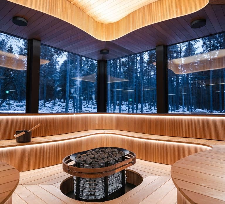 Rovaniemi: Daylight Forest Spa, Außen-Whirlpools und Mittagessen
