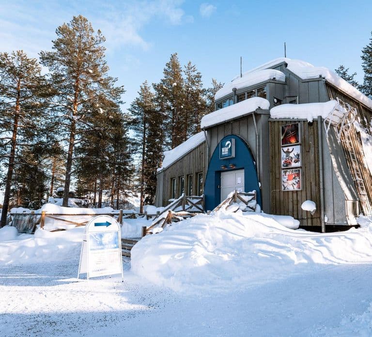 Rovaniemi: Safári de Snowmobile em Família com Fogueira e Lanches