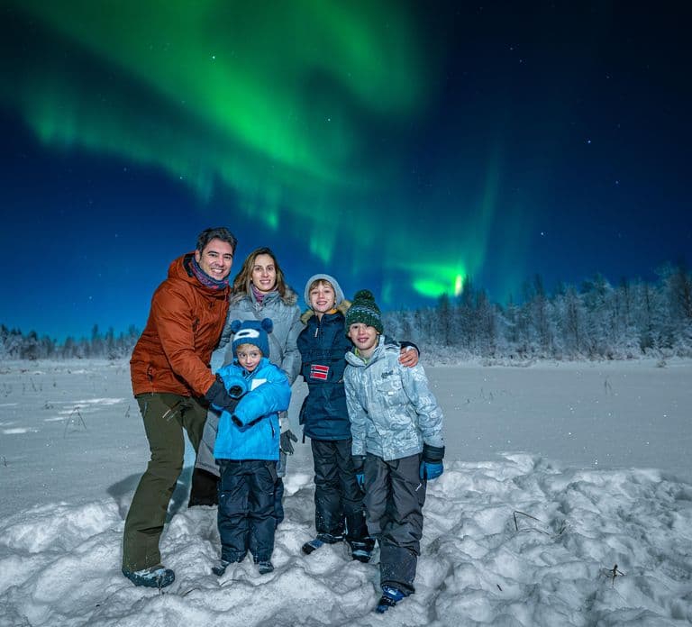 Rovaniemi: Caccia all'Aurora garantita con guide locali e foto