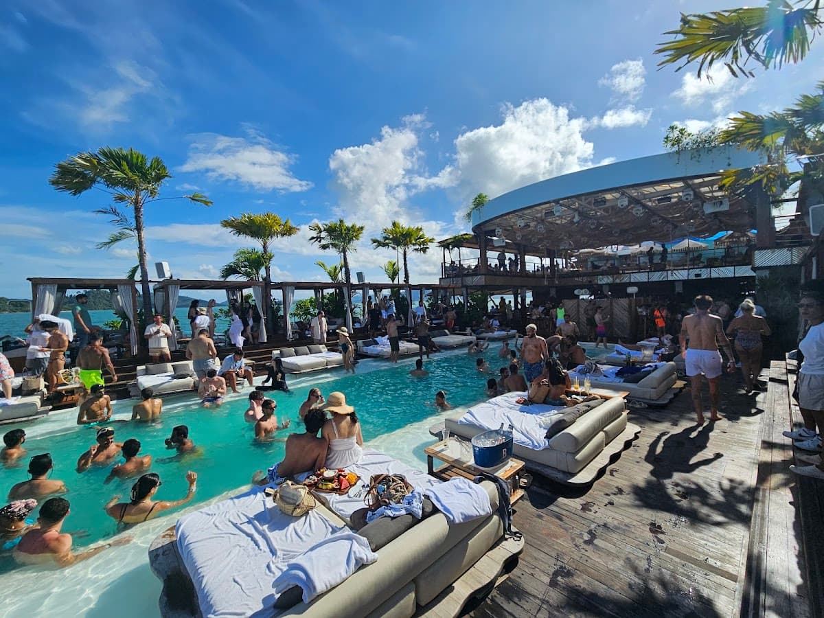 Yona Beach Club