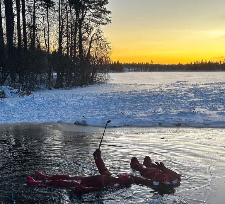 Rovaniemi: Ice Floating-ervaring