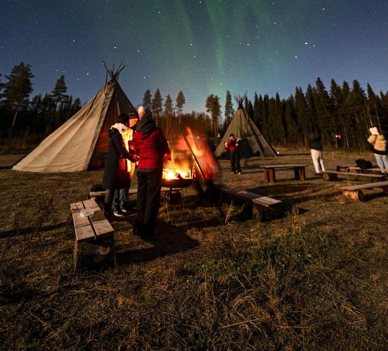 Rovaniemi: Wycieczka na zorzę polarną w Laponii z grillem