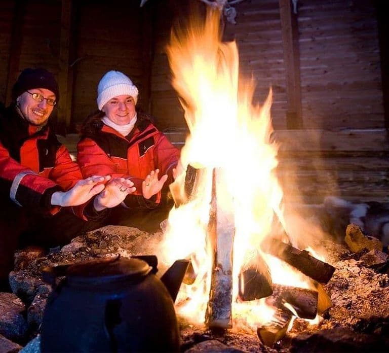 Rovaniemi: Wycieczka na zorzę polarną w Laponii z grillem