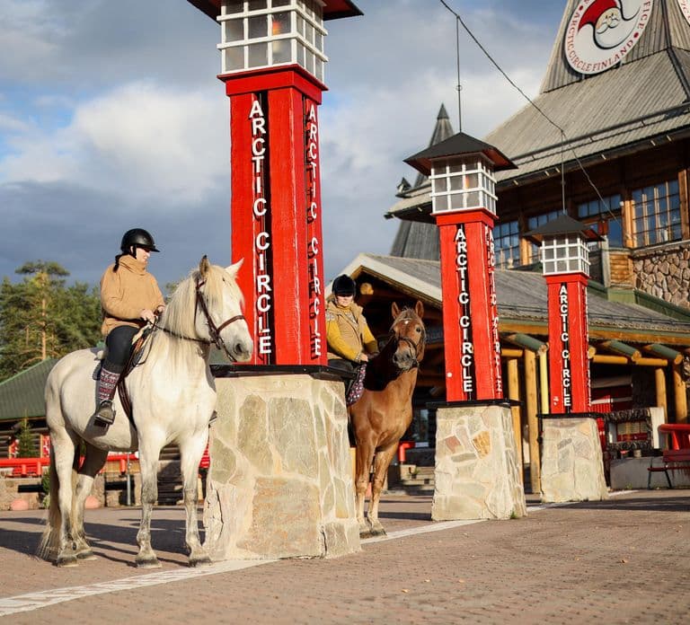 Rovaniemi: Late Night Ride met Finnhorses