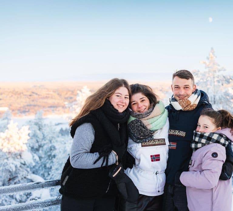 Rovaniemi: Private Photoshoot & Film in Lapland Nature