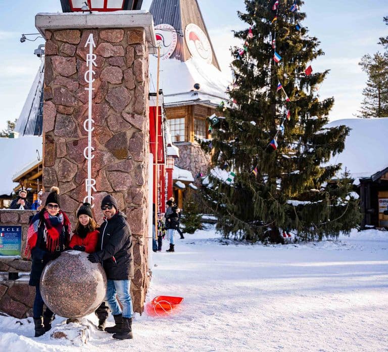 Rovaniemi: Santa Claus Villageでのプライベートプロフォトセッション