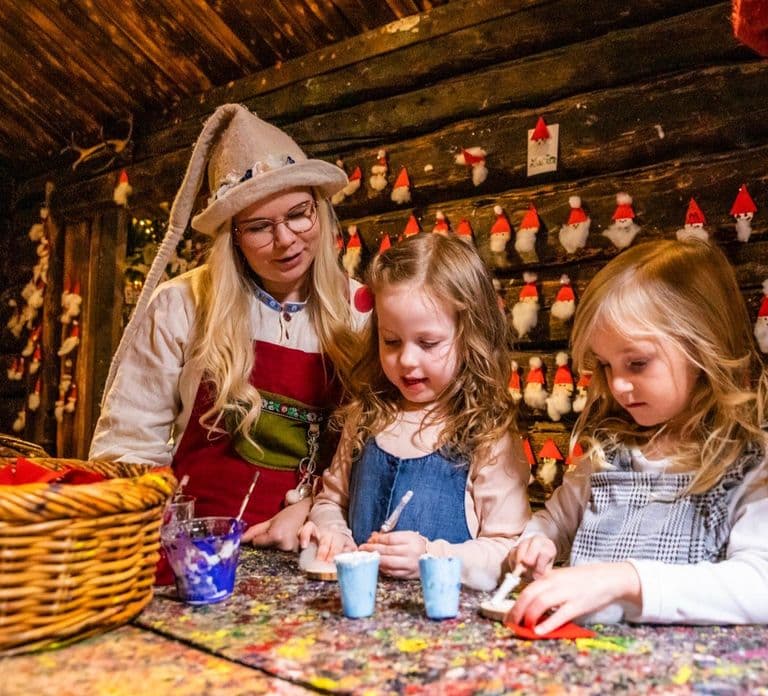 Rovaniemi: SantaPark and Santa Claus Village Day Tour