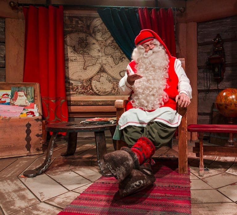 Rovaniemi: Villaggio di Babbo Natale e motoslitta verso un allevamento di renne