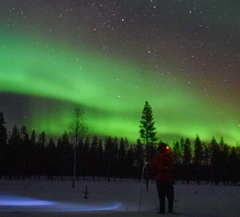 Rovaniemi: Snowtrain to Northern Lights Camp
