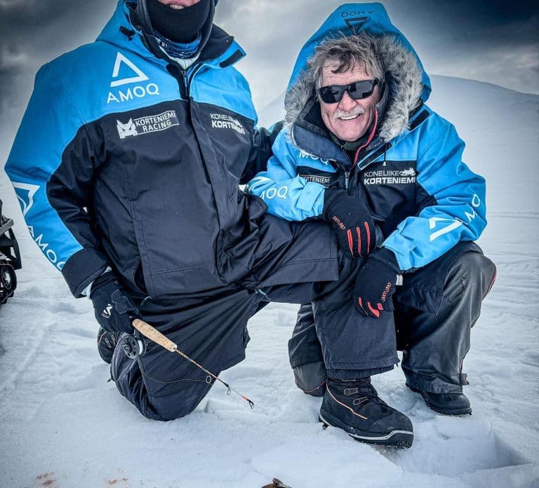 Saariselkä kakslauttanen: Ice Fishing Experience + barbecue